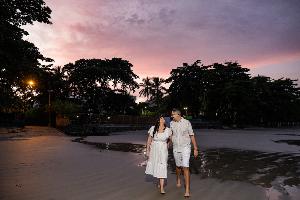 Ensaio Pre Wedding realizado na Praia do Lazaro em Ubatuba da Taynara e do Gabriel 
