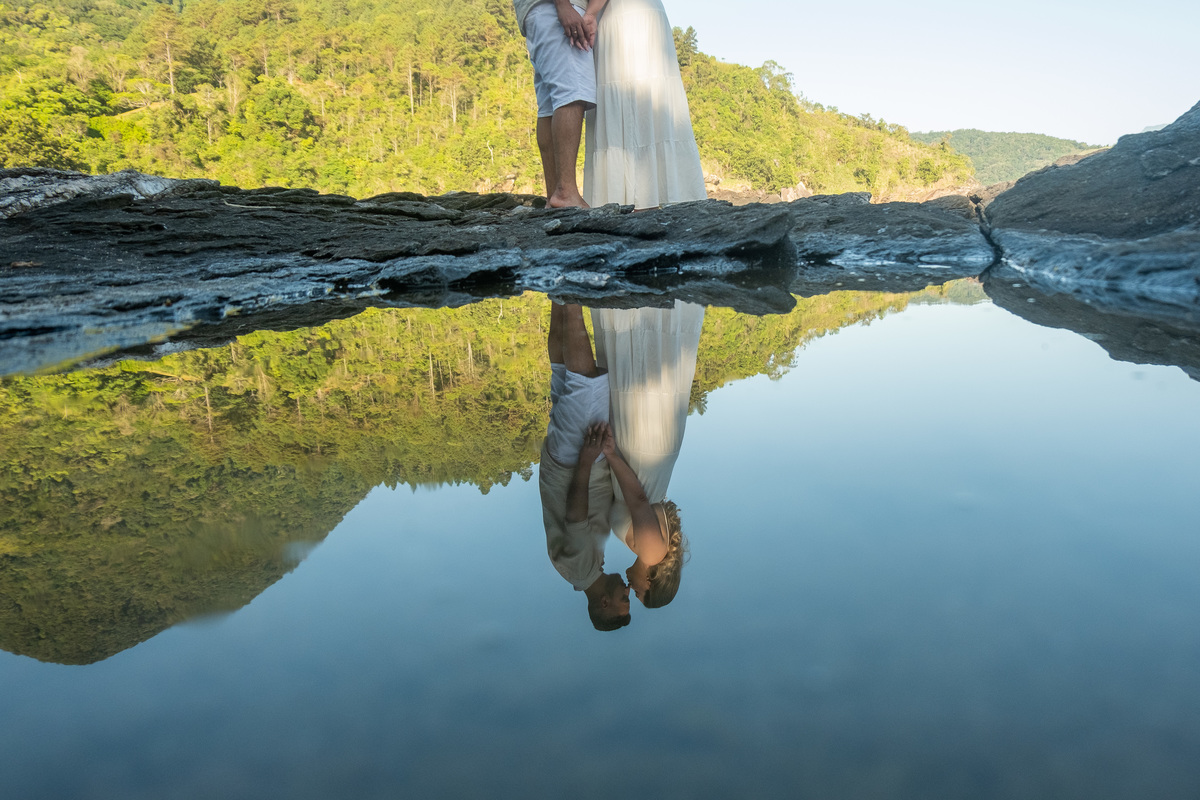 Ensaio Pre Wedding realizado na Praia das Calhetas em São Sebastião da Jeniffer e do Tino