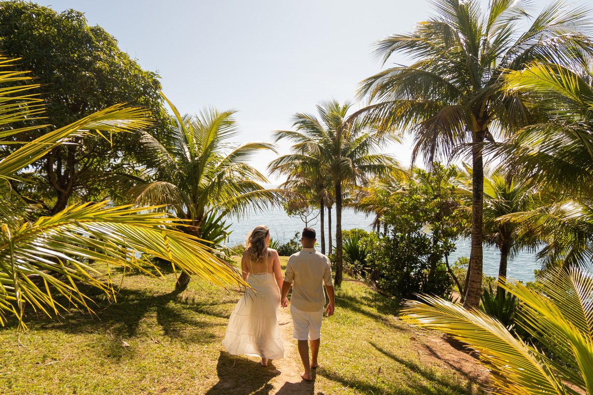 Ensaio Pre Wedding realizado na Praia das Calhetas em São Sebastião da Jeniffer e do Tino
