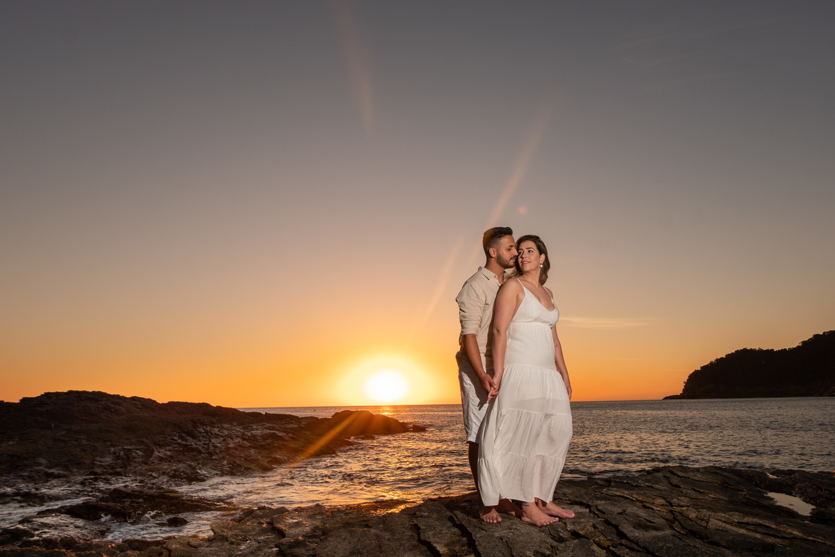 Ensaio Pre Wedding realizado na Praia das Calhetas em São Sebastião da Jeniffer e do Tino
