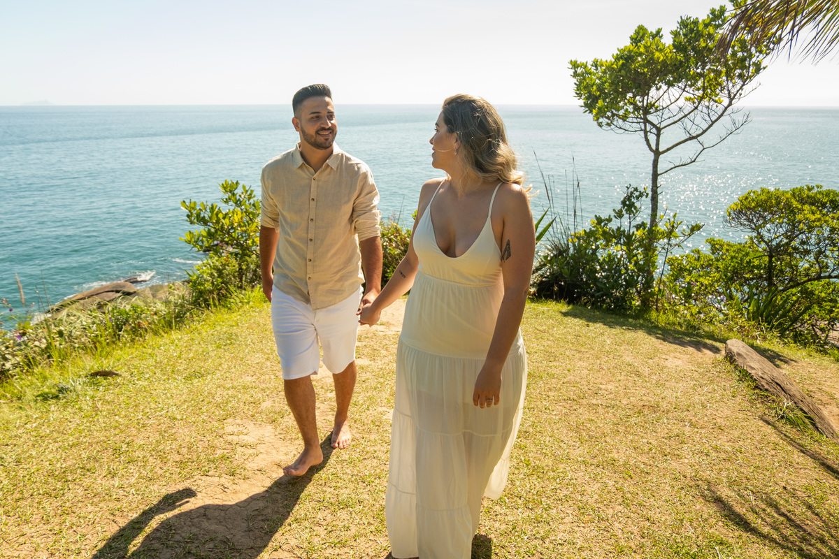 Ensaio Pre Wedding realizado na Praia das Calhetas em São Sebastião da Jeniffer e do Tino