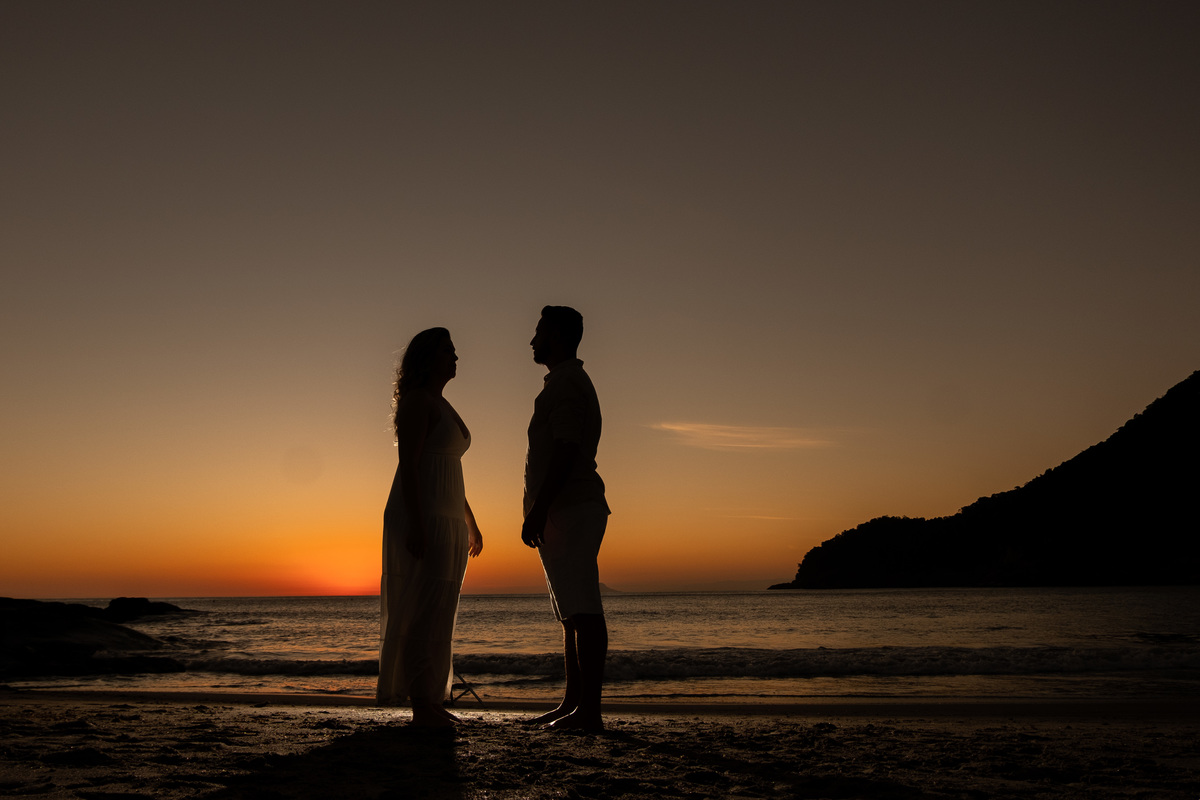 Ensaio Pre Wedding realizado na Praia das Calhetas em São Sebastião da Jeniffer e do Tino