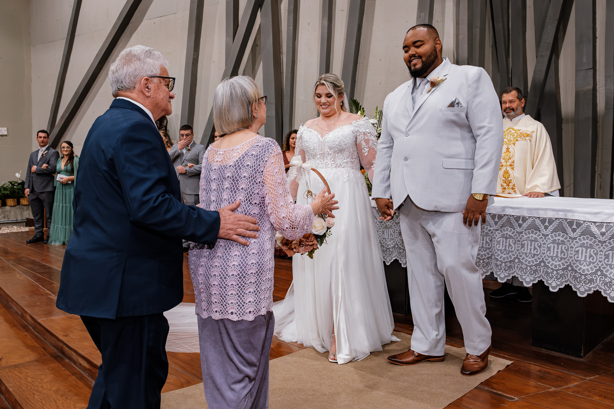 Casamento realizado na Igreja da Cruz Torta em Pinheiros e com Recepção no Espaço Armazem da Gabriela e do Murillo