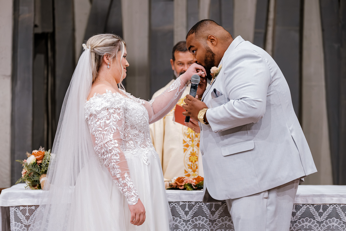 Casamento realizado na Igreja da Cruz Torta em Pinheiros e com Recepção no Espaço Armazem da Gabriela e do Murillo