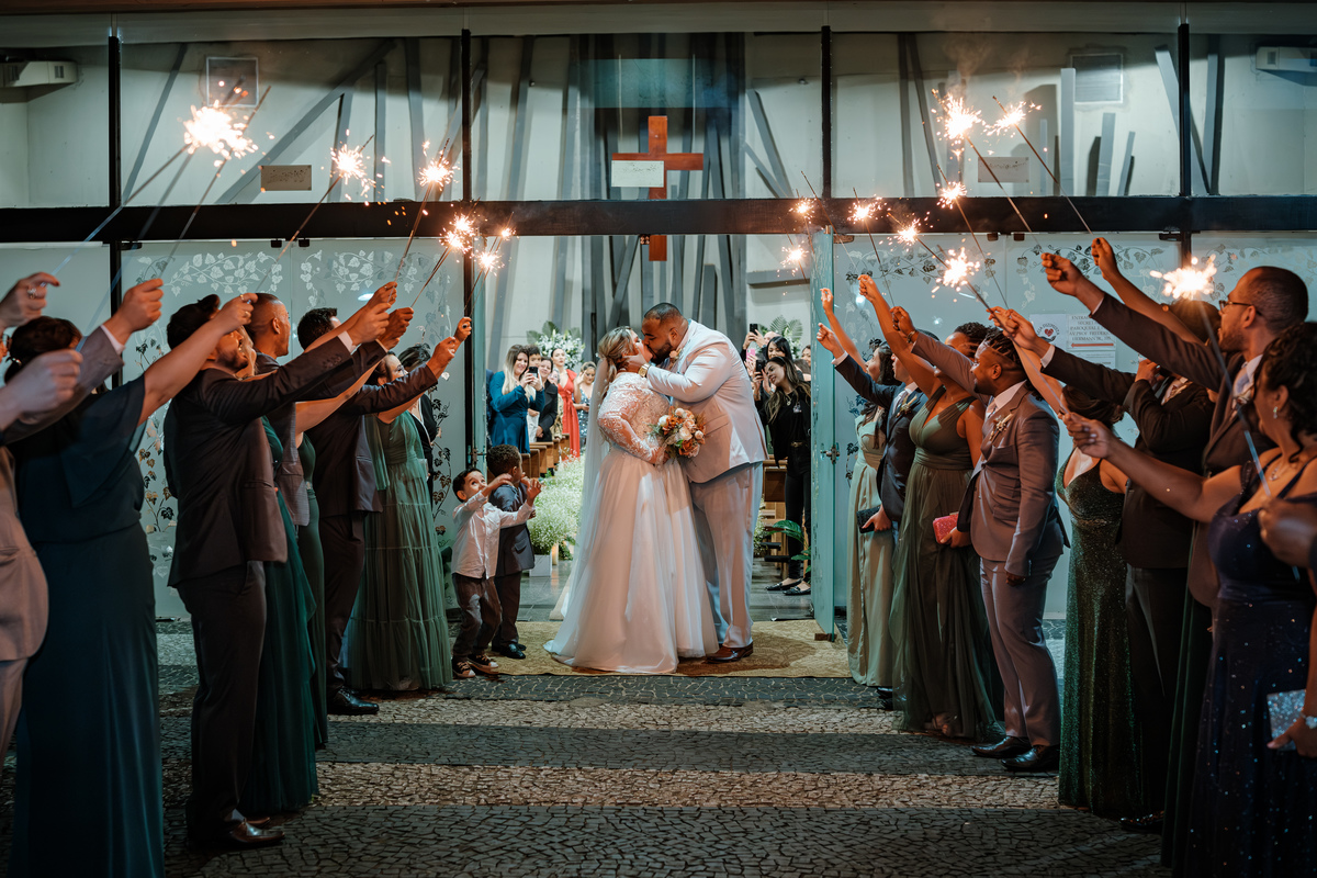 Casamento realizado na Igreja da Cruz Torta em Pinheiros e com Recepção no Espaço Armazem da Gabriela e do Murillo