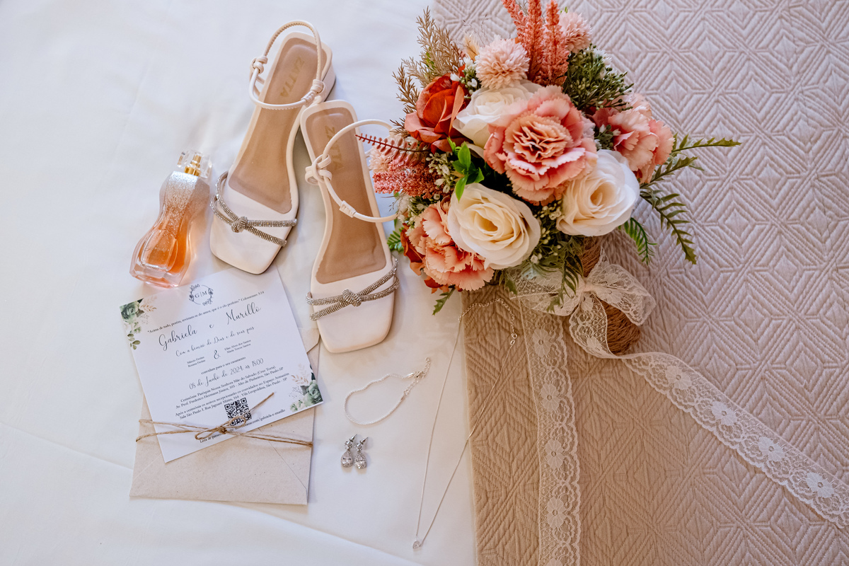 Casamento realizado na Igreja da Cruz Torta em Pinheiros e com Recepção no Espaço Armazem da Gabriela e do Murillo