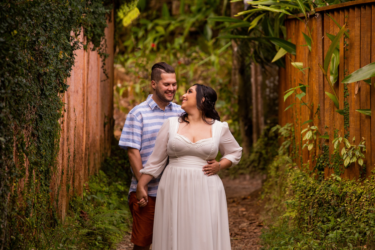 Ensaio Pre Wedding realizado na Barra do Sahy da Emilly e do Giovane