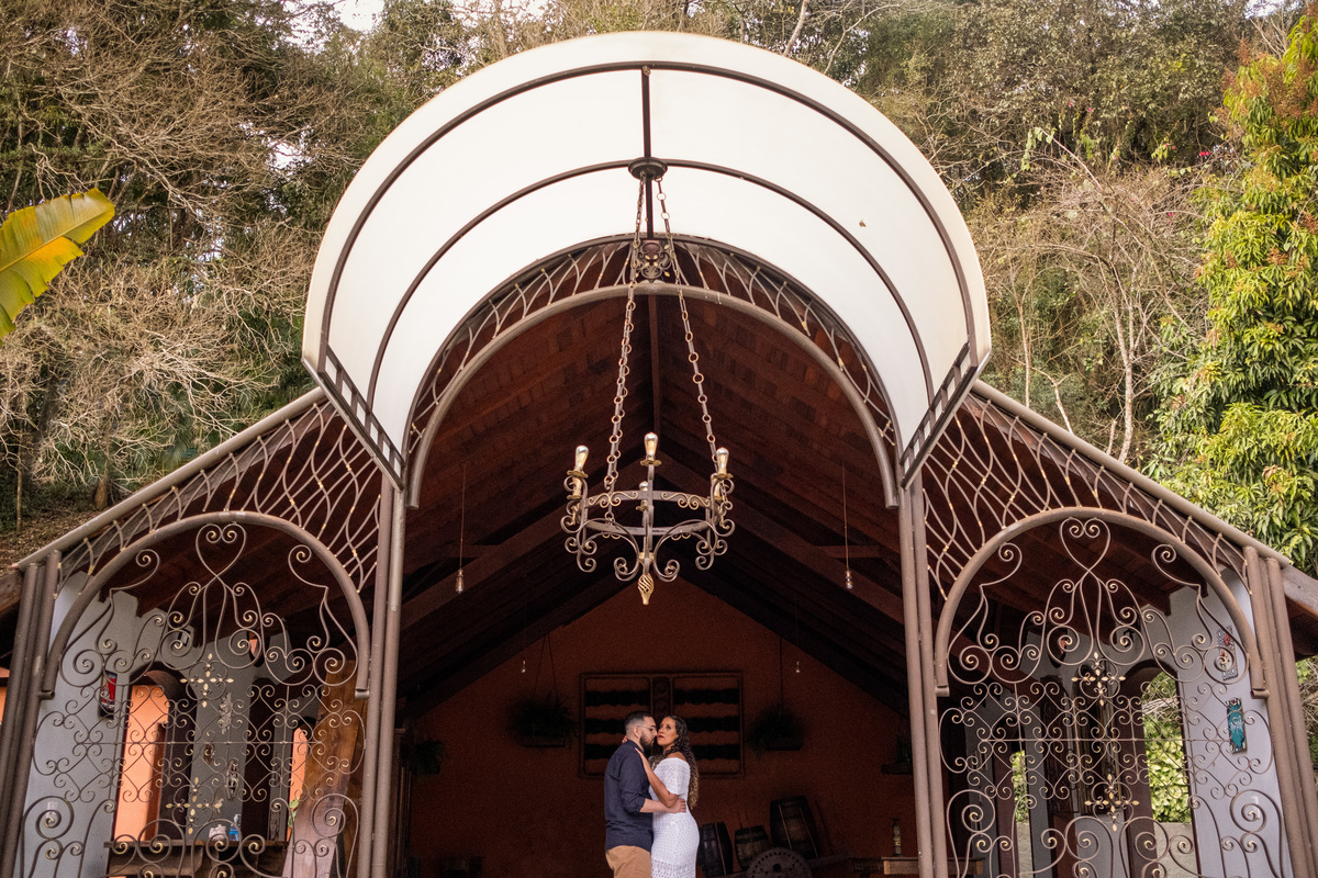 Ensaio Pre Wedding realidado no Buffet Ravena Garden da Julia e do Nicolas