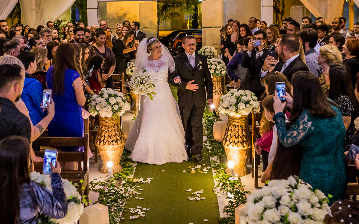 Noiva entrando no Villa Borguese II