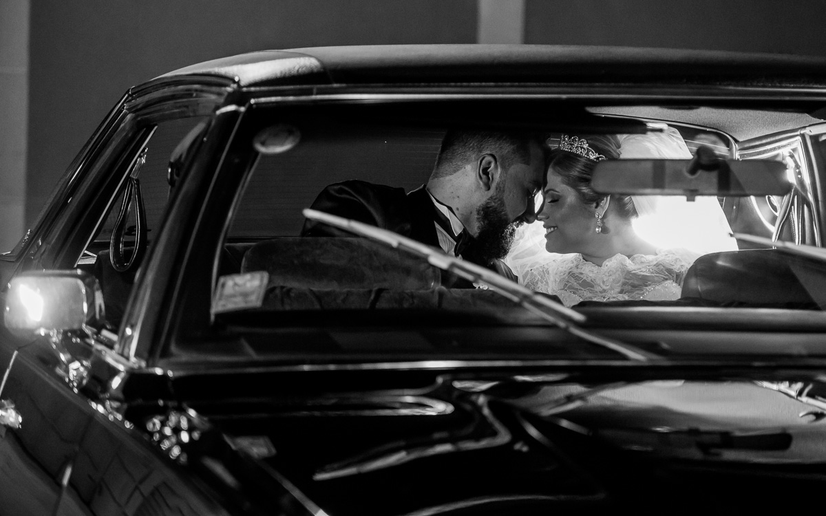 Noivos em sintonia no casamento especial realizado no Villa Borguese II