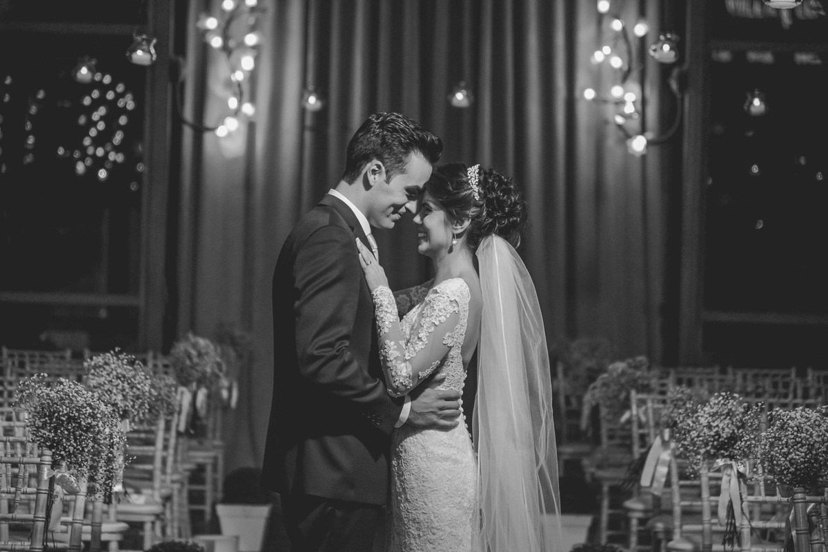 Ensaio com os noivos Larissa e Alan no Espaço Villa Valentim