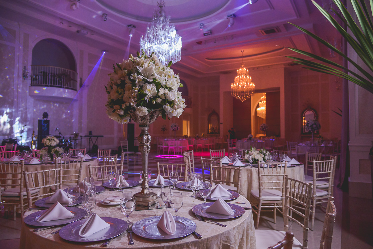 Decoração especial do casamento da Larissa e Alan realizada no Villa Valentim em São Paulo