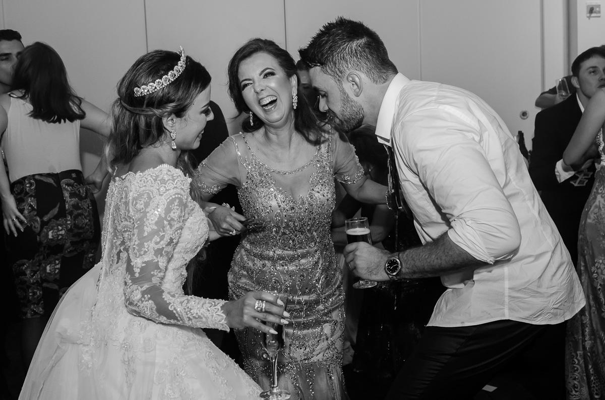 Amazing Fotografia realizando o Casamento da Joyce e do Heitor no Espaço Alves Guimaraes