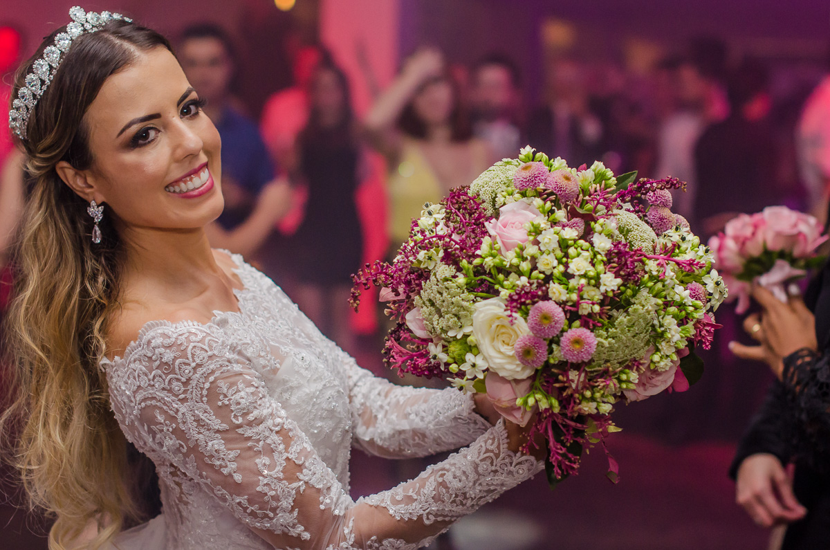 Amazing Fotografia realizando o Casamento da Joyce e do Heitor no Espaço Alves Guimaraes