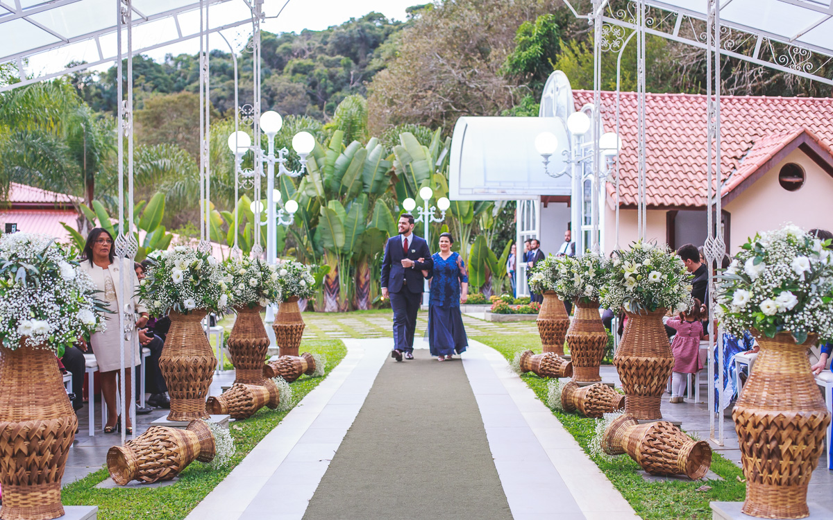 Entrada do Noivo Jonatas no Buffet Ravena Gardem