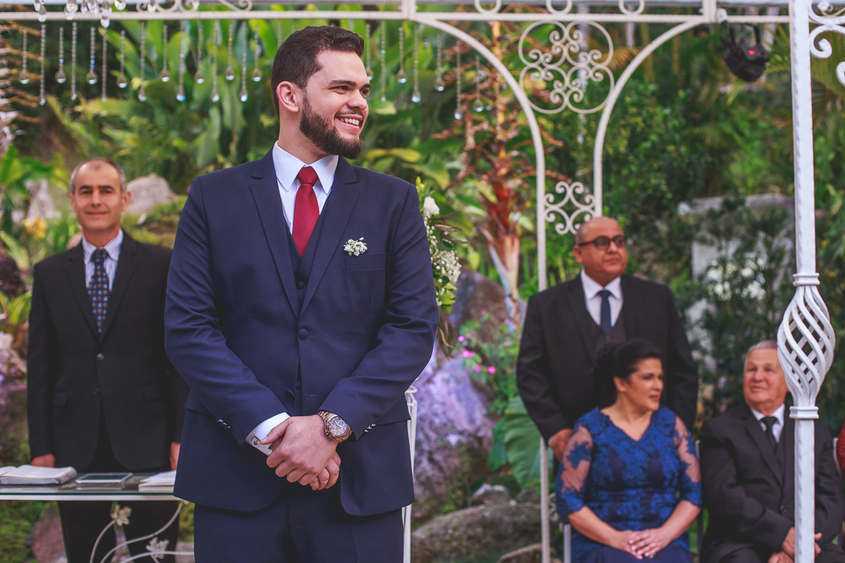 Entrada do Noivo Jonatas no Buffet Ravena Gardem