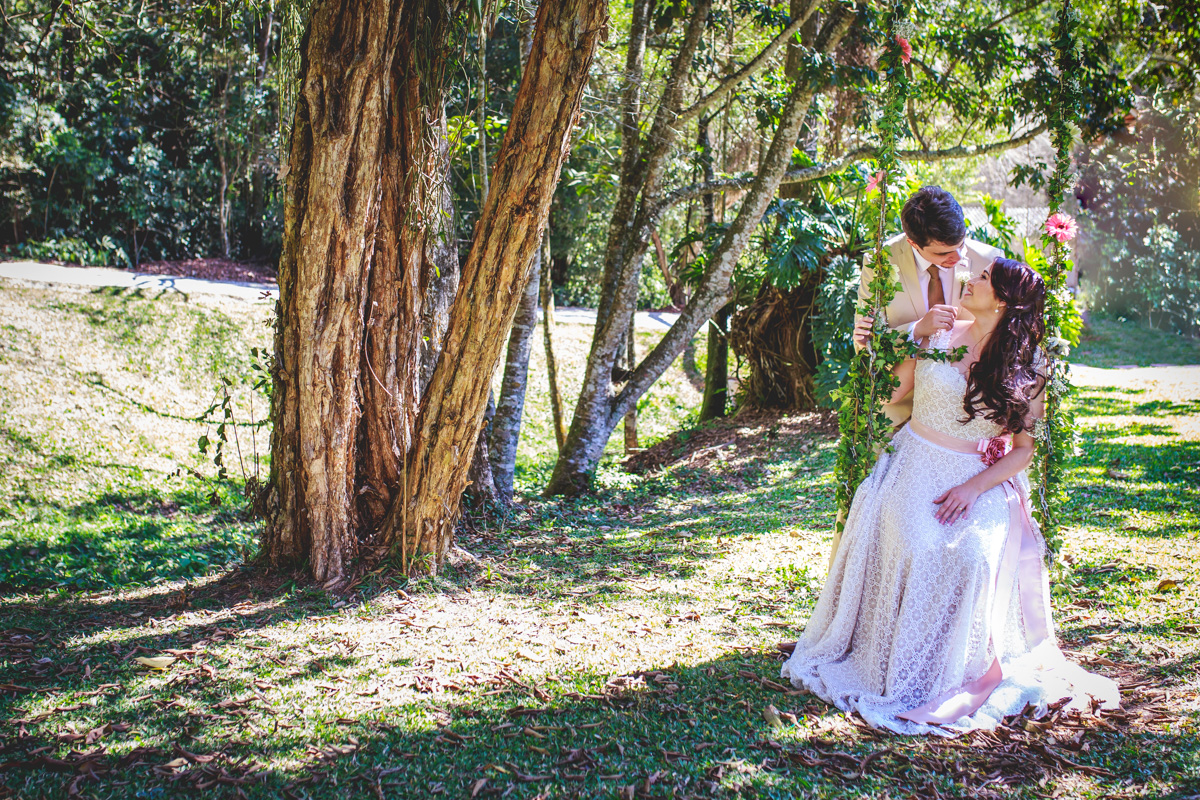 Foto dos Noivos Tamires e Felipe Feitas no Espaço Natureza