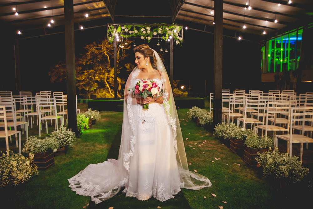 Foto da noiva Larissa no no Villa Sansu