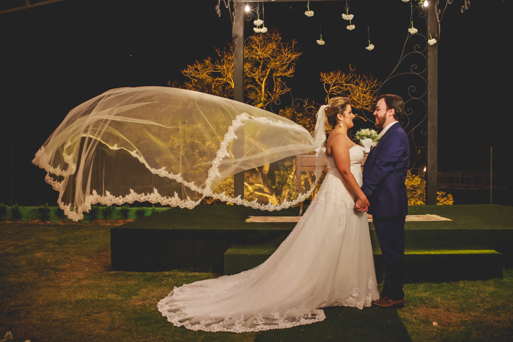 Fotos dos noivos Larissa e augusto no no Villa Sansu