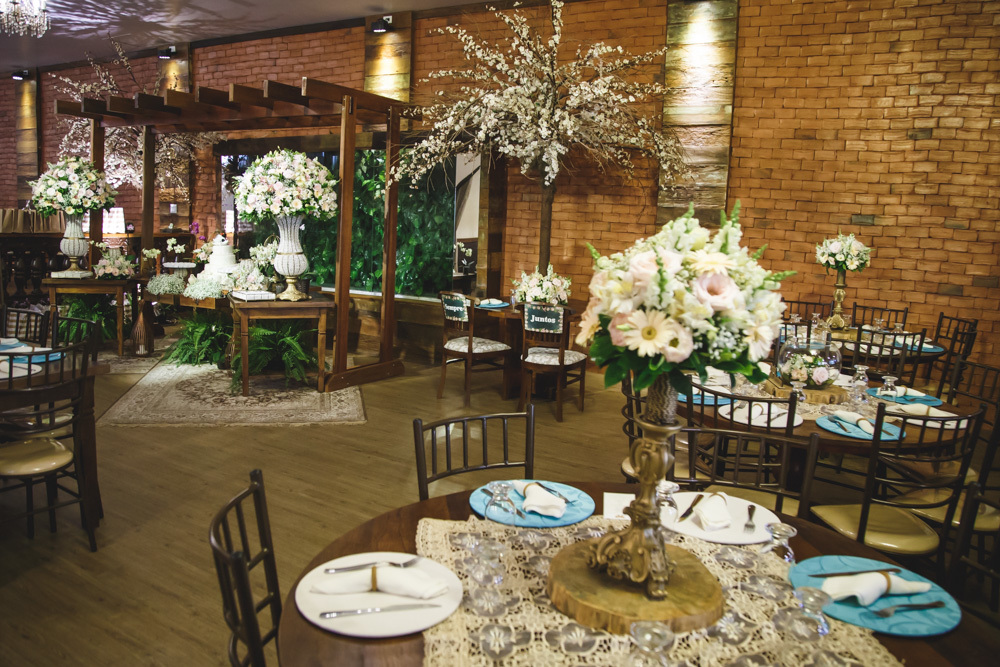 Decoração do Casamento da Lisandra e do Henrique no espaço Recanto dos Sonhos 