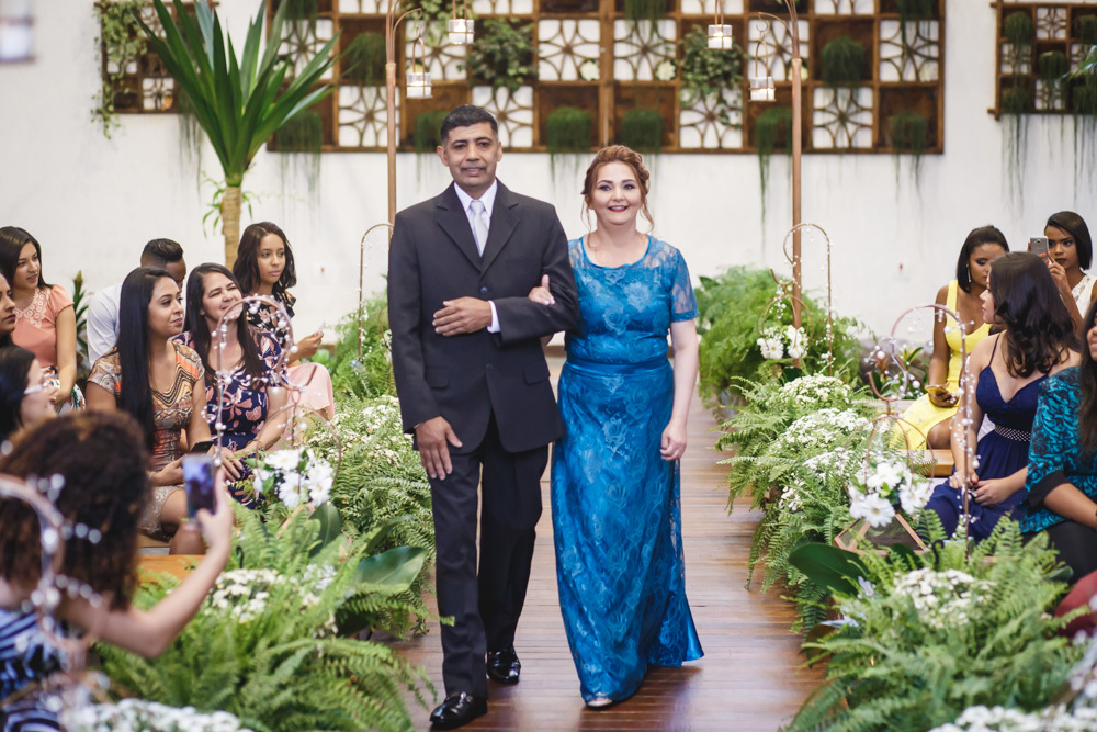 Entrada pais da Lisandra e do Henrique no Recanto dos Sonhos