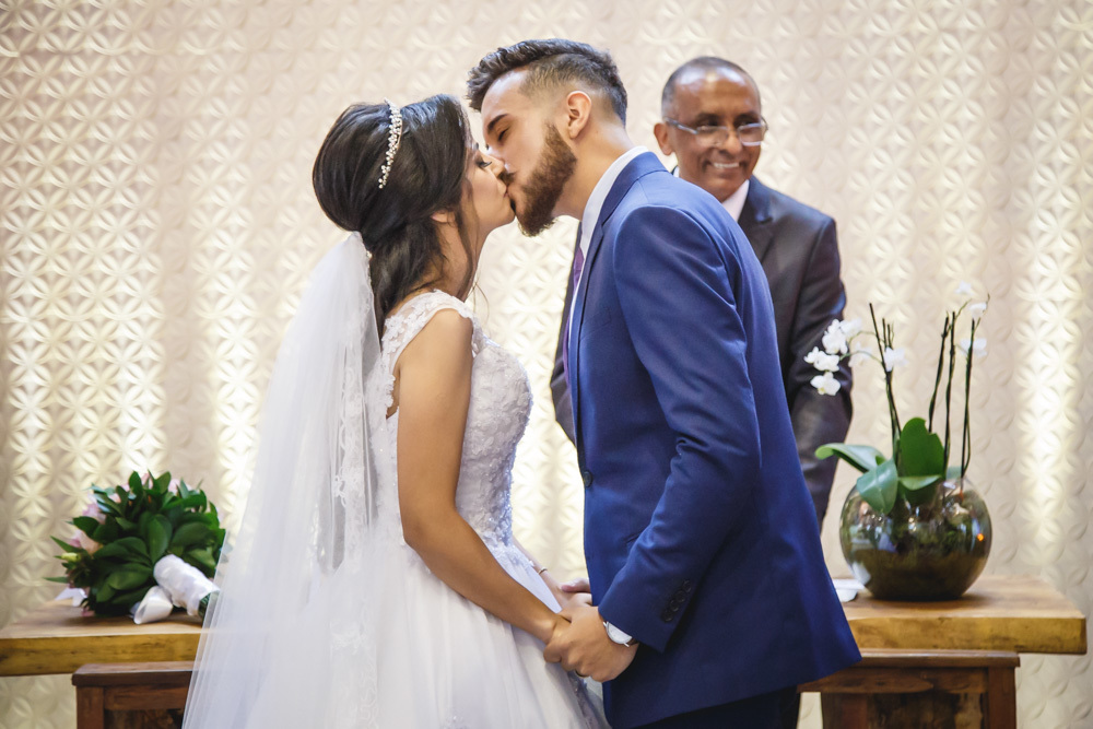 Beijo do Casamento da Lisandra e Henrique no Recanto dos Sonhos