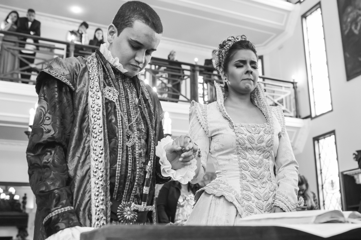 Alicia e Lucas no casamento em Campos do Jordão no Castelo Nacional Inn