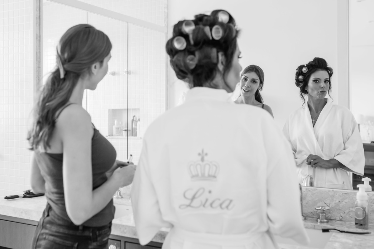 Noiva Lica arrasando no making of registrado pela Amazing Fotografia