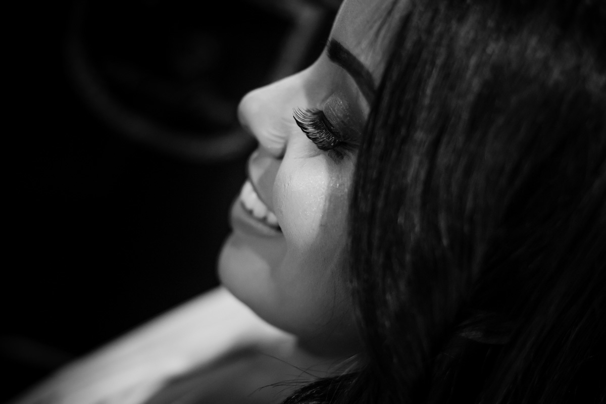 Noiva Patricia minutos antes do seu casamento a Chácara Recanto verde 