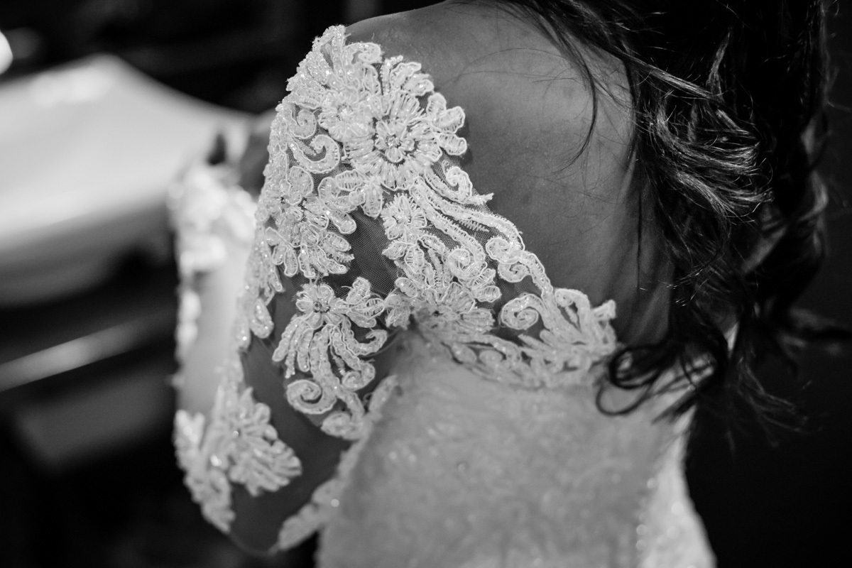 Detalhes vestido da noiva na Chácara Recanto verde 