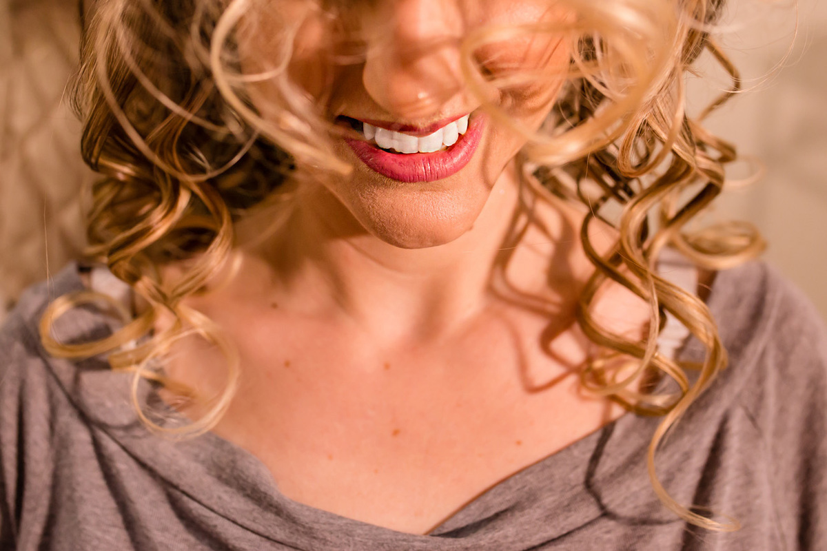 Noiva Keké super feliz para seu casamento no no Espaço Itália Buffet Callegari 