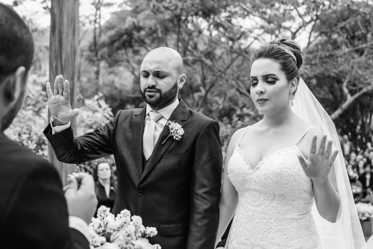 Benção das alianças no casamento do glauber e da camila