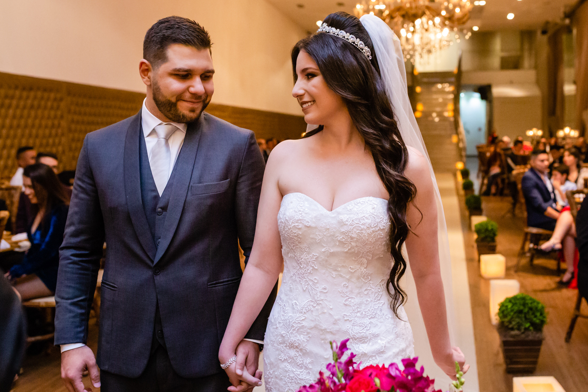 Noiva Bianca e noivo Breno Emocionados  no Mansão tulipas 