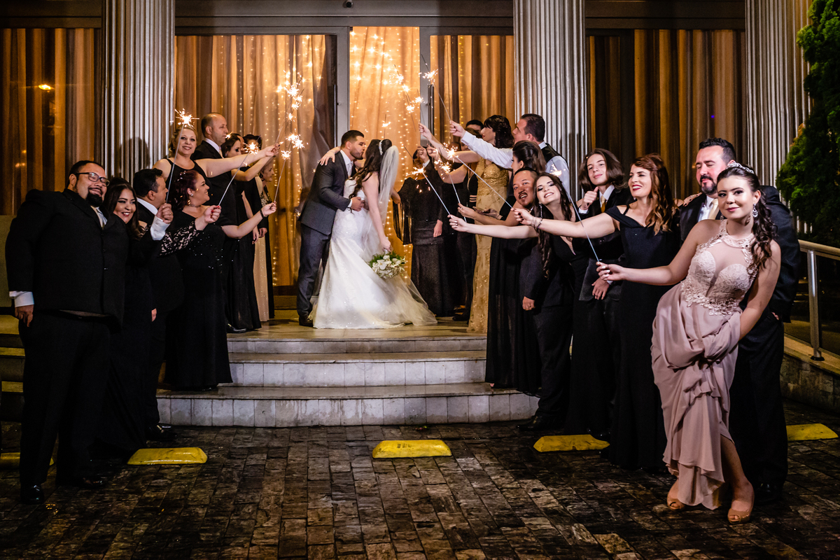 Foto padrinhos e noivos Bianca e Breno no Mansão tulipas 