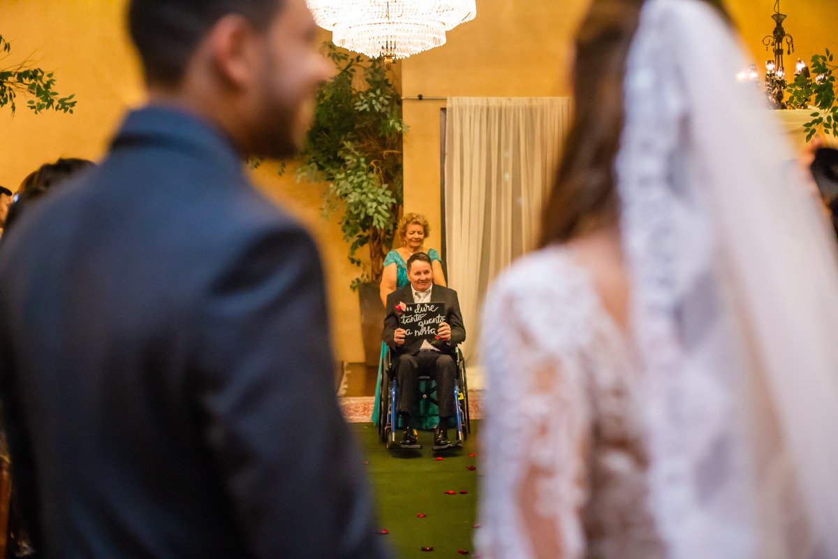 Entrada dos avós com plaquinha no bufete napoleão 