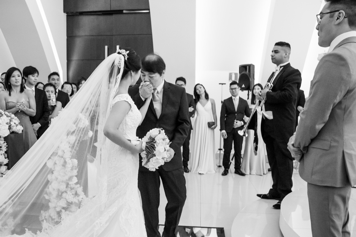 Pai emocionado na mansão Adelia prado