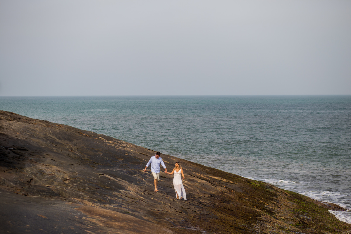 Ensaio pre wedding realizado na praia das conchas no Guaruja