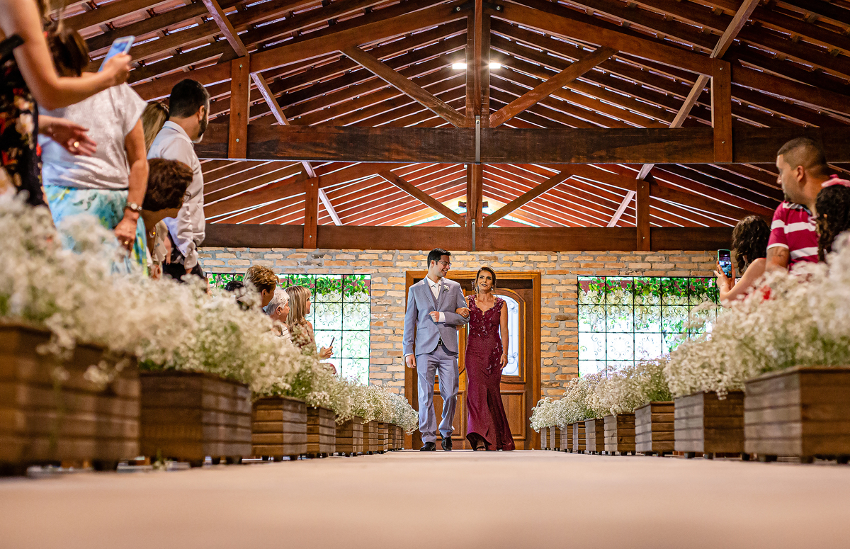 fotografo-de-casamento-registrando-o-casamento-da-mayara-e-do-augusto-no-espaco-vista-verde