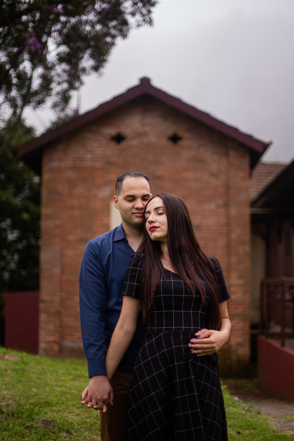 Ensaio Pre Wedding da Rayane e do Lucas realizado na vila de Paranapiacaba