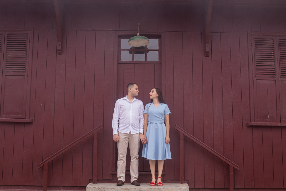 Ensaio Pre Wedding da Rayane e do Lucas realizado na vila de Paranapiacaba