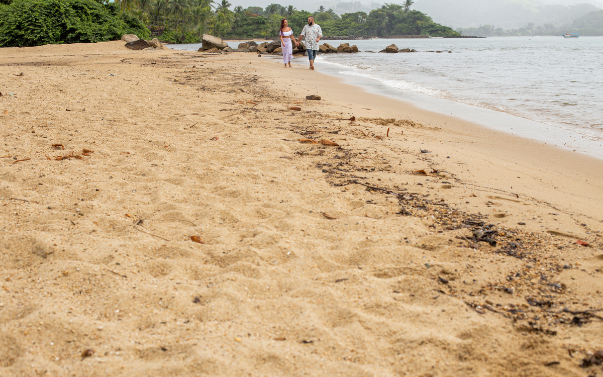 Ensaio de Casal da Amanda e do Will realizado na Ilha Bela 