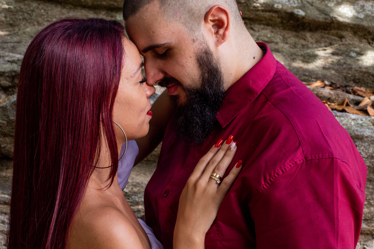 Ensaio de Casal da Amanda e do Will realizado na Ilha Bela 