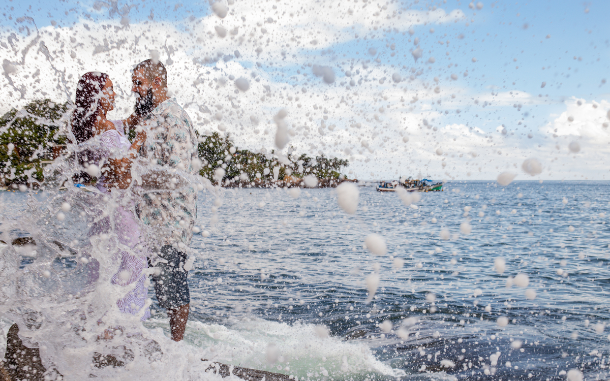 Ensaio de Casal Pre Wedding realizado na Ilha Bela 