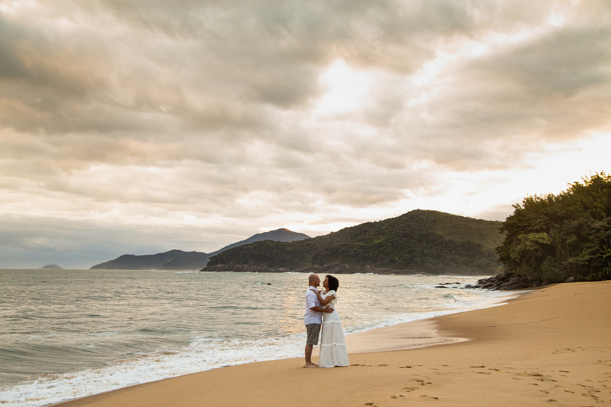 Ensaio Pre Wedding realizado em São Sebastião na Praia de Toque Toque Pequeno