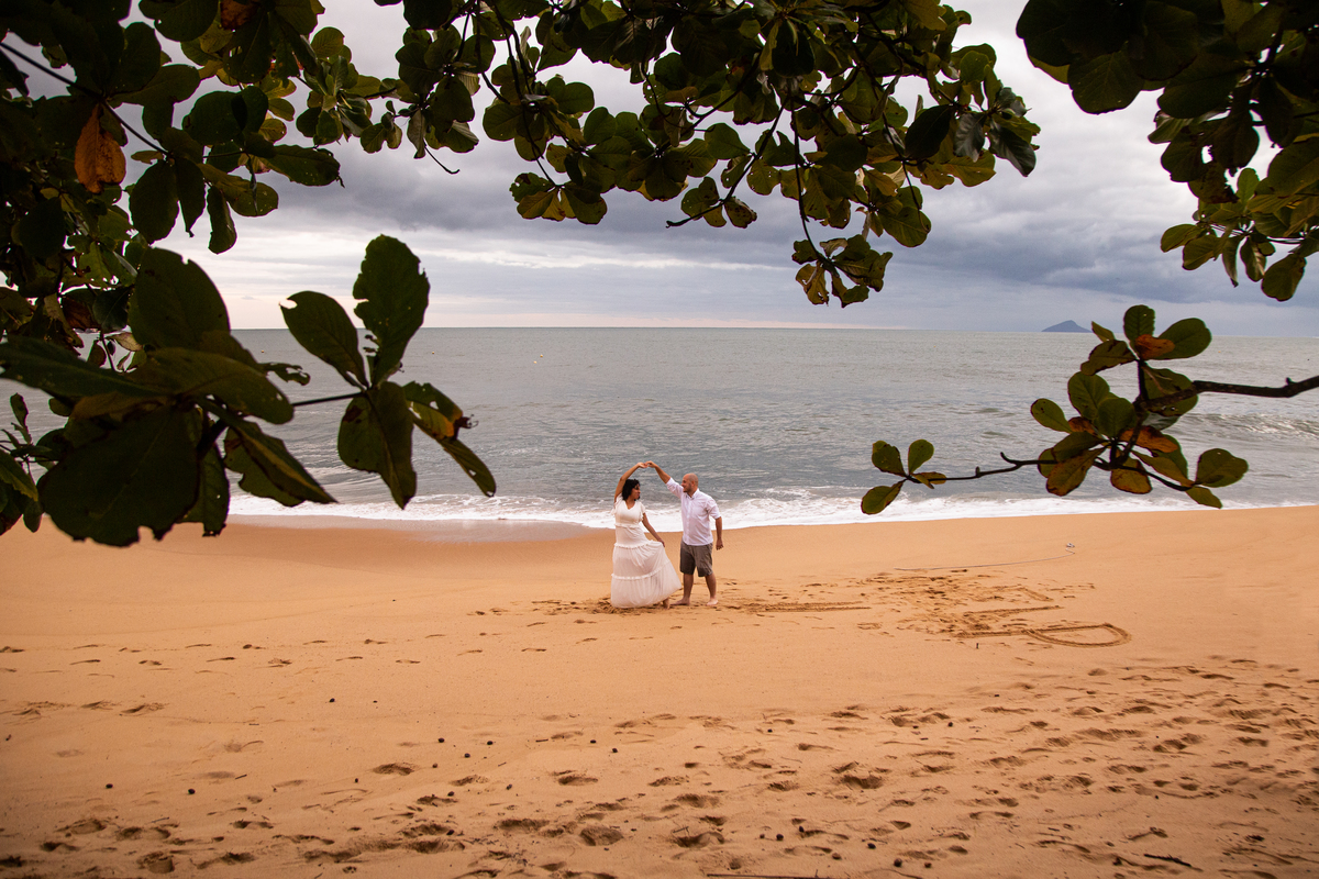 Ensaio Pre Wedding realizado em São Sebastião na Praia de Toque Toque Pequeno