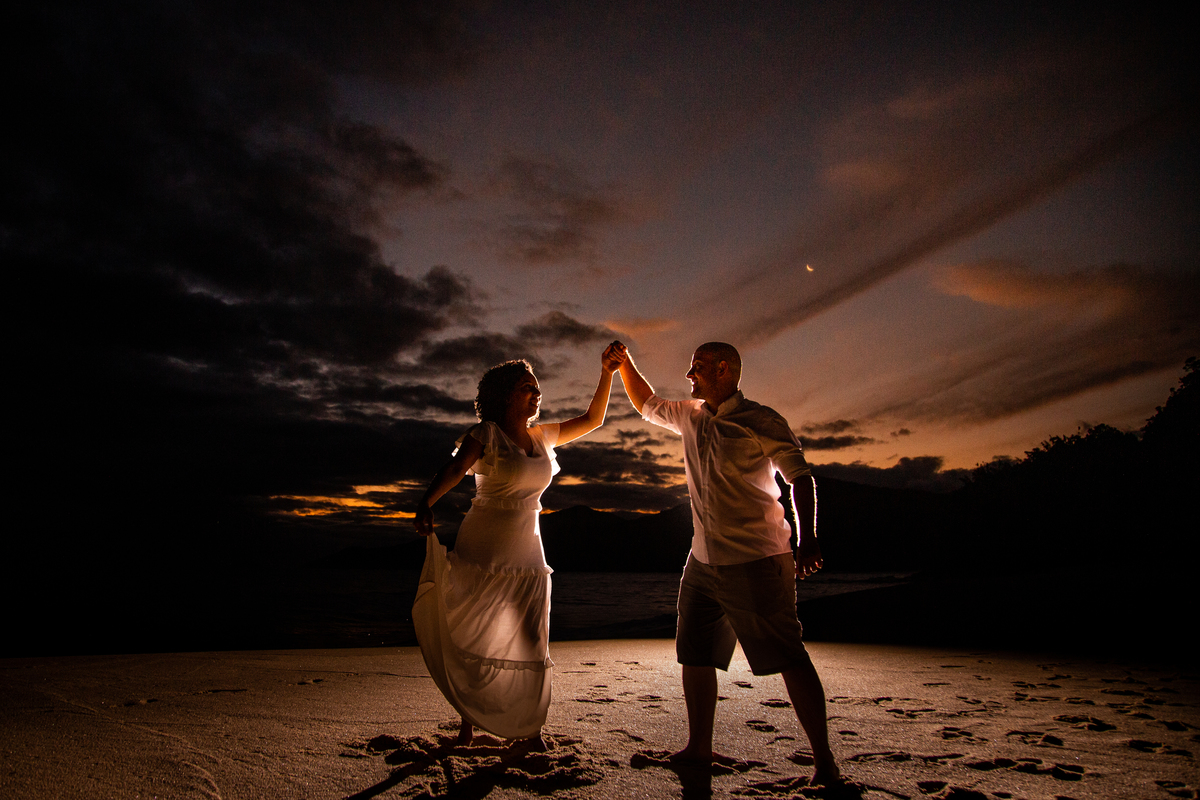 Ensaio Pre Wedding realizado em São Sebastião na Praia de Toque Toque Pequeno