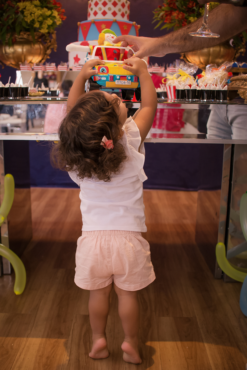 roubando docinho na festa