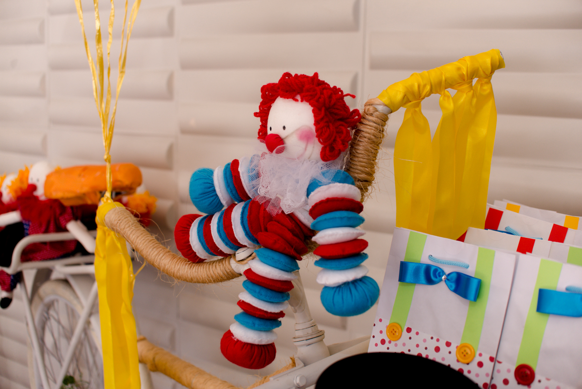 decoração de festa infantil com palhaço