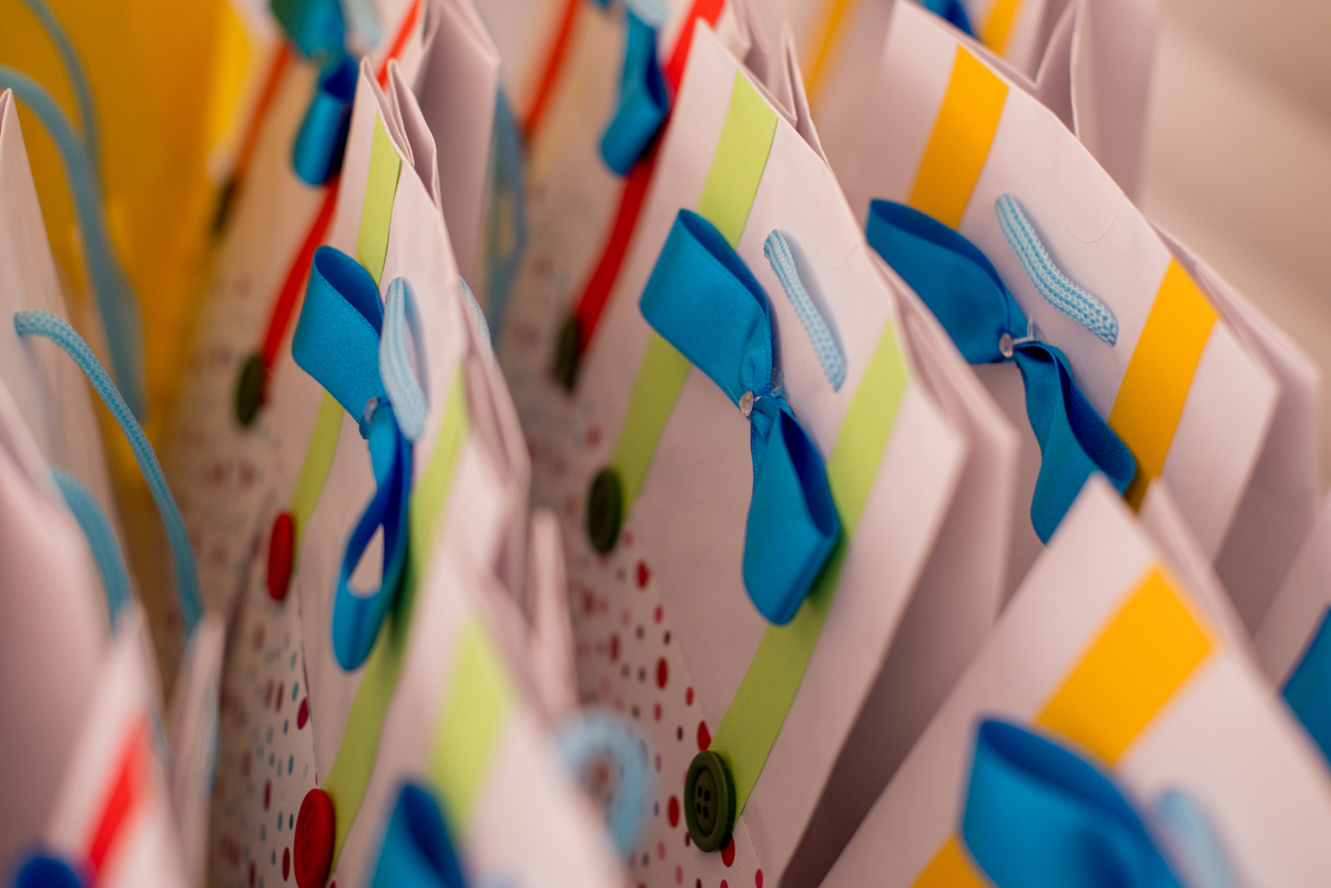 lembrancinha de sacolas em  festa infantil