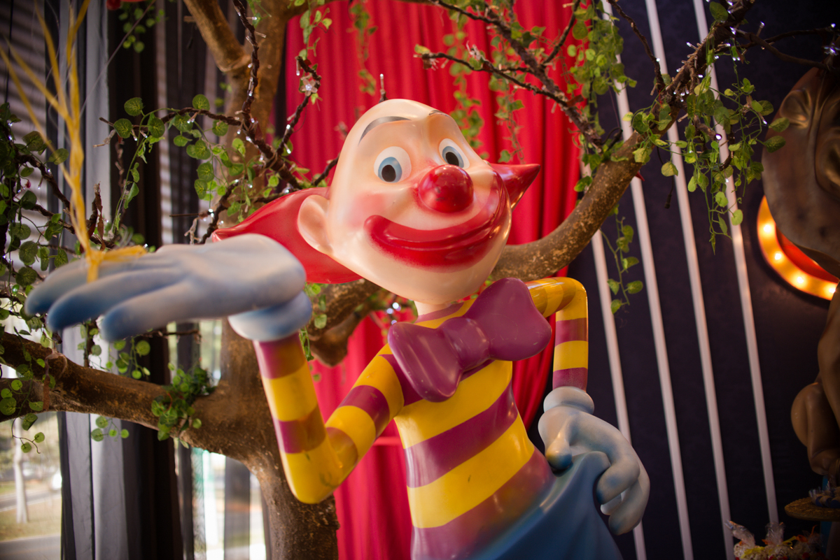 palhaços na decoração  da festa de um ano